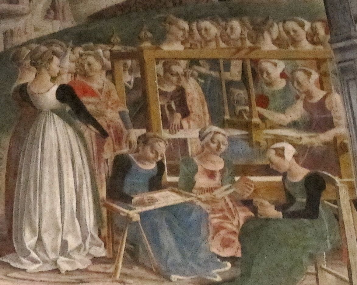 Fresque : des jeunes femmes assises devant des métiers à tisser et des tambours à broder ; d’autres, debout, les regardent.